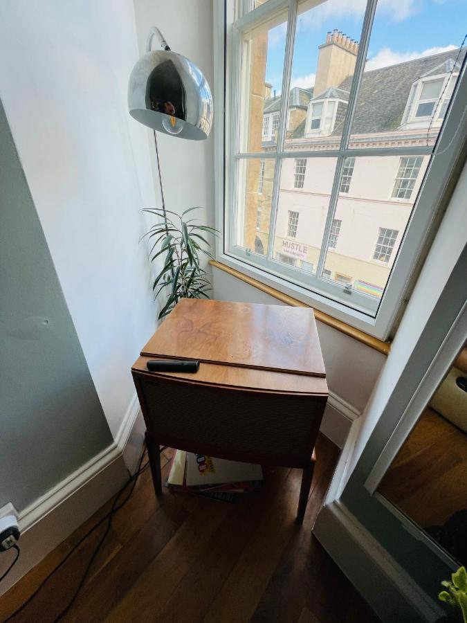 Charming 2-Bedroom Apartment Located In Ayr Exterior foto