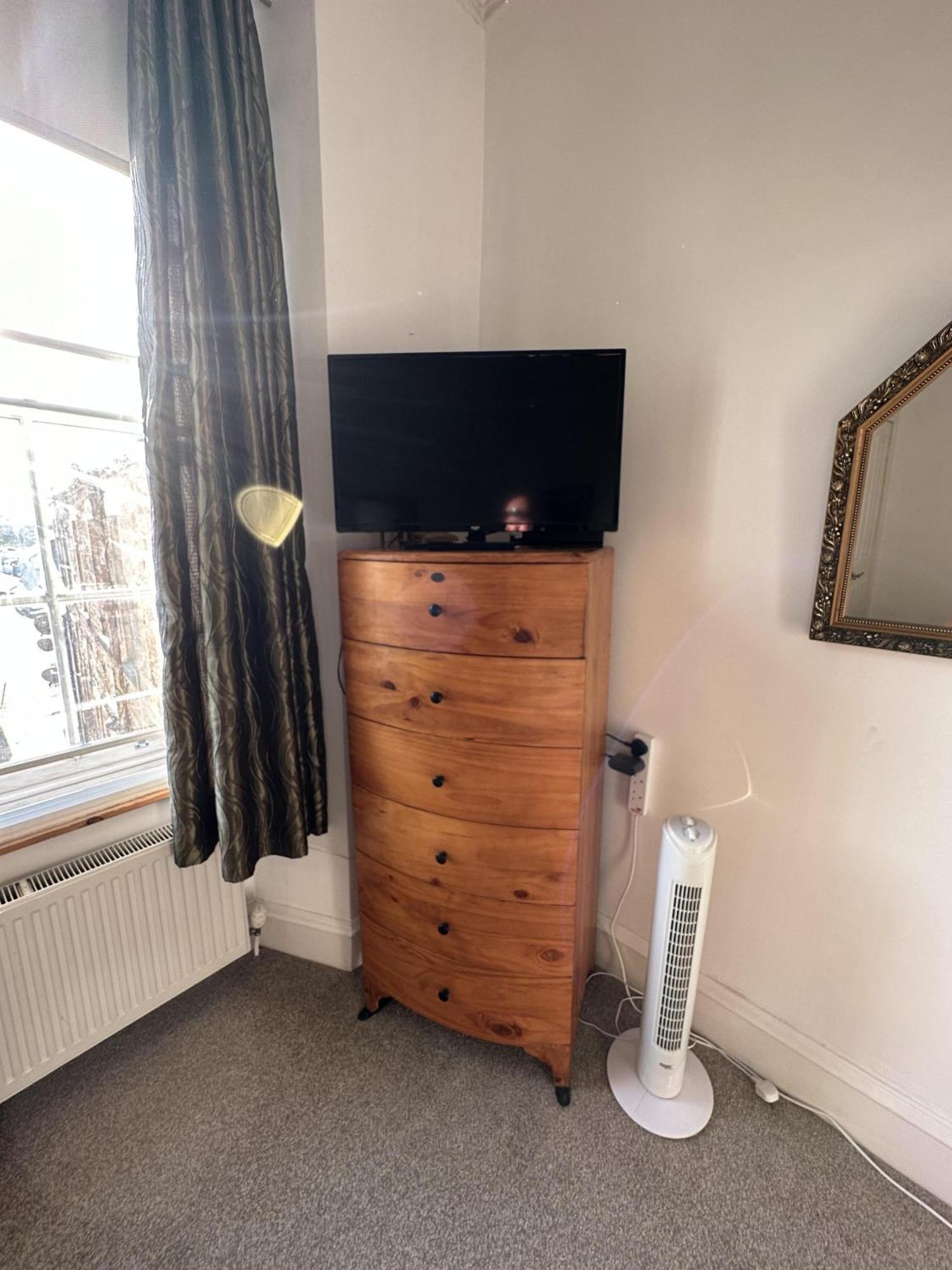 Charming 2-Bedroom Apartment Located In Ayr Exterior foto
