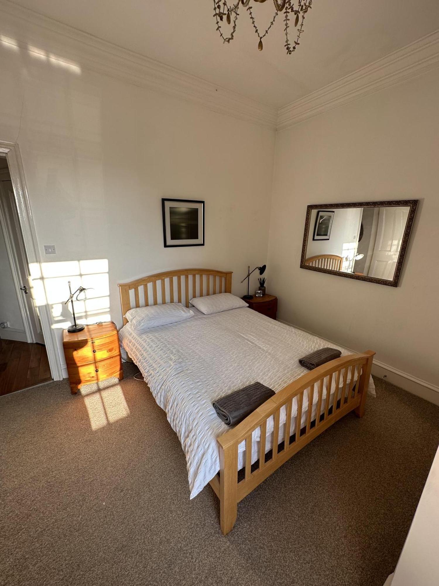 Charming 2-Bedroom Apartment Located In Ayr Exterior foto